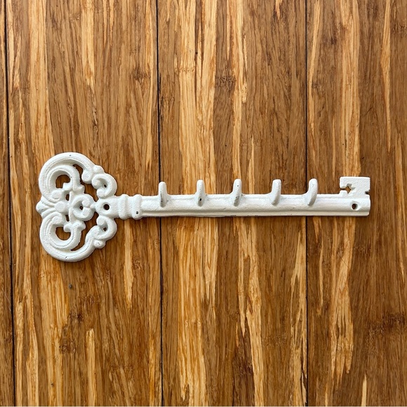 Vintage Shabby Chic Key Shaped Wall Hook - Picture 7 of 7